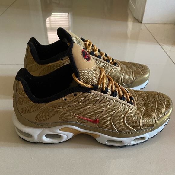 Nike Air Max Plus - Picture 2 of 5